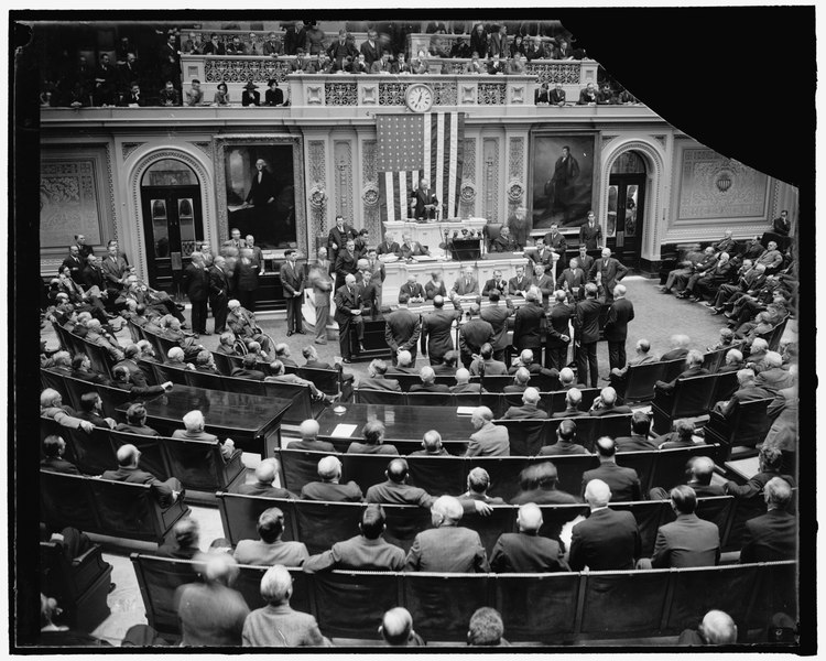 File:Special session convenes. Washington, D.C., Nov. 15. Immediately after the gavel fell and prayer was offered opening the special session in the House Speaker William B. Bankhead administered LCCN2016877912.tif