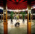 The Famous Spiegeltent, erbaut circa 1920 von Oscar Mols Dom und Louis Goor, aufgenommen 1980