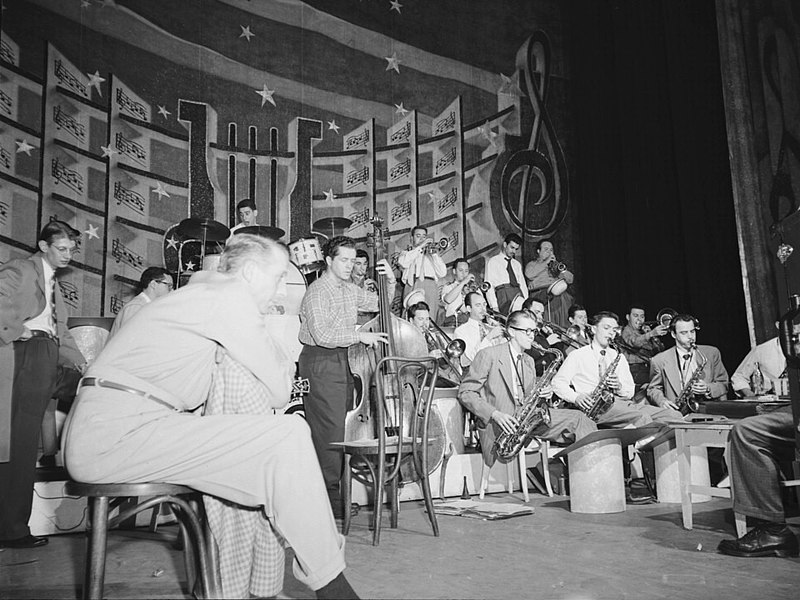 File:Stan Kenton, Eddie Safranski, Shelly Manne, Chico Alvarez, Ray Wetzel, Harry Betts, Bob Cooper, and Art Pepper, 1947 or 1948 (William P. Gottlieb 13171).jpg