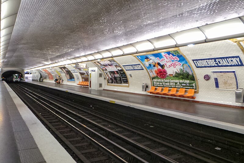 File:Station métro Faidherbe-Chaligny - 20130627 161720.jpg