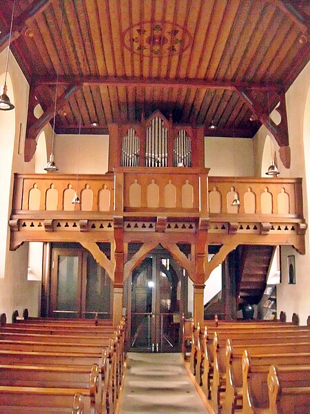 File:Stephanskirche Sausenheim innen gegen Westen.JPG