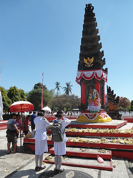 File:Taman Makam Pahlawan Curastana monument.jpg