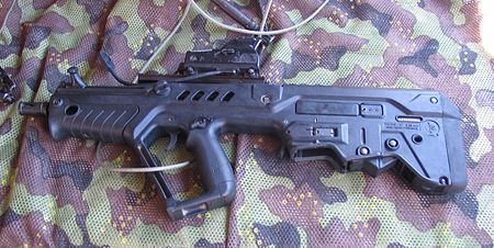 Tập_tin:Tavor-latrun-exhibition-1.jpg