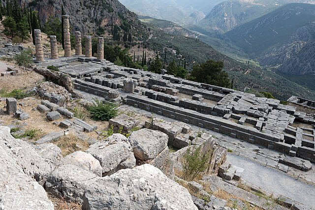tempulli i Apollonit në Delfi