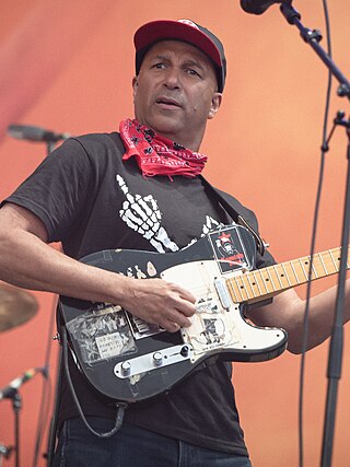 <span class="mw-page-title-main">Tom Morello</span> American guitarist and singer-songwriter