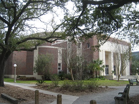 A view of the Auditorium taken in 2010 which shows the main entrance and concrete dome. TulaneMcAlisterAuditoriumFrontLeft.JPG