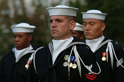 White ascot of US Navy Enlisted Full Dress Blues