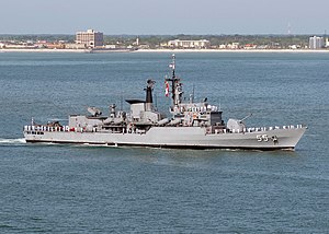 Angkatan laut AS 090504-N-1644C-330 Peru kapal BAP Aguirre (FM-55), bersama dengan kapal-kapal dari negara-negara lain yang berpartisipasi dalam Latihan Unitas Emas, mengambil bagian dalam parade kapal-kapal lepas pantai Jacksonville.jpg