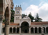 Piazza Libertà: il porticato di San Giovanni