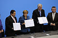 English: Signing of the coalition agreement for the 18th election period of the Bundestag. Sigmar Gabriel, Angela Merkel, Horst Seehofer, Hermann Gröhe. Deutsch: Unterzeichnung des Koalitionsvertrages der 18. Wahlperiode des Bundestages. Sigmar Gabriel, Angela Merkel, Horst Seehofer, Hermann Gröhe.