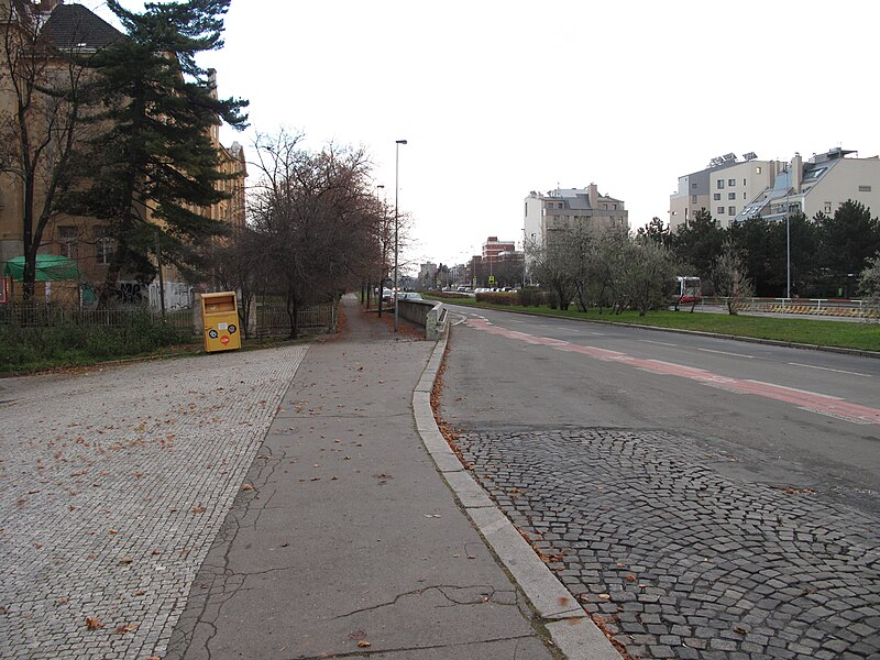 File:V Olšinách B 30.jpg