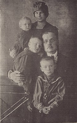 Vanda Lavickaja family.jpg