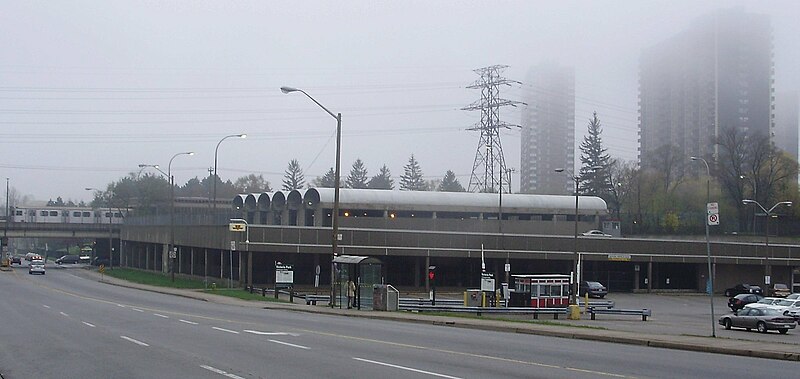 File:Victoria Park Station from South Narrow.jpg