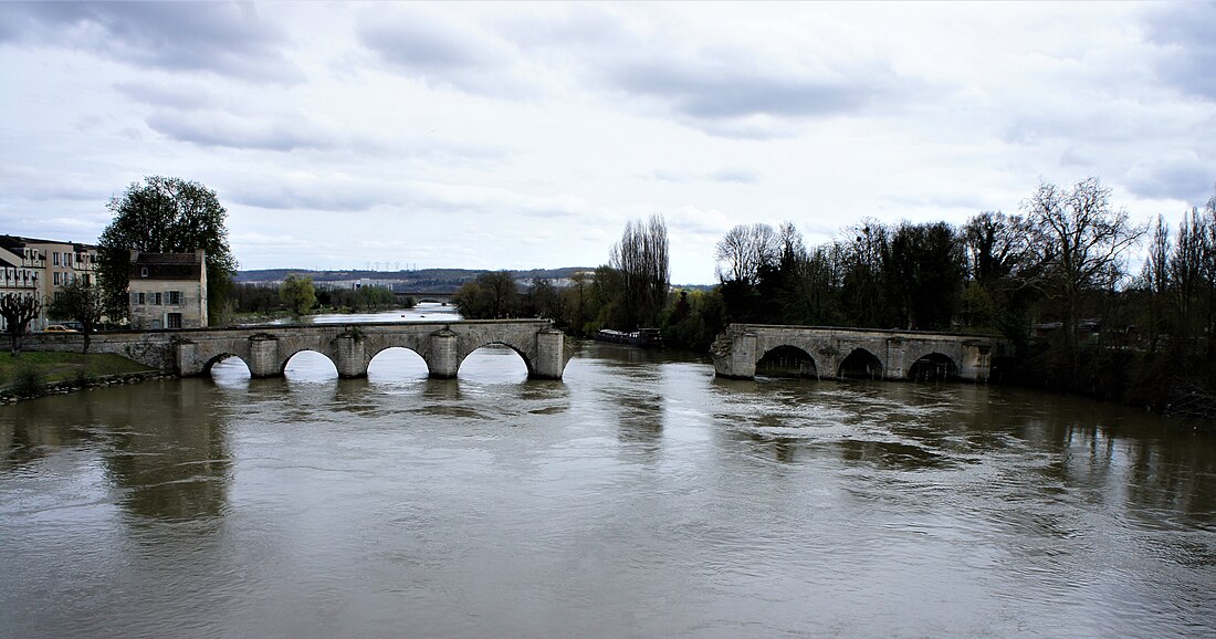 Alte Brücke von Limay