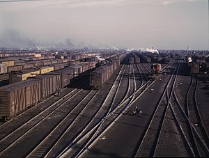 Rangierbahnhof: Abgrenzung gegenüber anderen Bahnhöfen, Standorte, Bauweise, Rangiertechnik und Betrieb