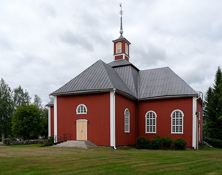 File:Vihanti Church 20190802.jpg