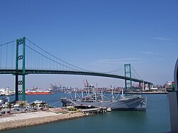 A view of the Vincent Thomas Bridge reaching Terminal Island Vincent Thomas Bridge.jpg