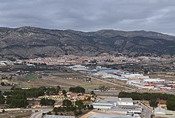 Vista d'Onil des del castell de Castalla.jpg