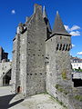 Le château de Vitré : le châtelet vu de la cour intérieure 2