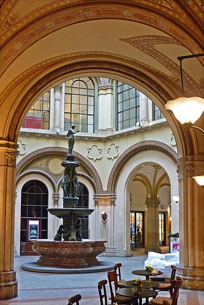 File:Wien-Ferstel-Passage-3.jpg