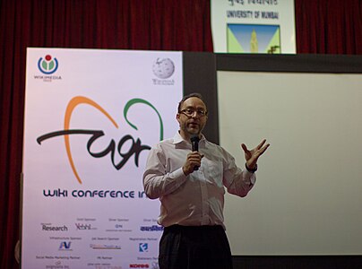 Wiki Conference India 2011-Jimmy Wales 2.jpg