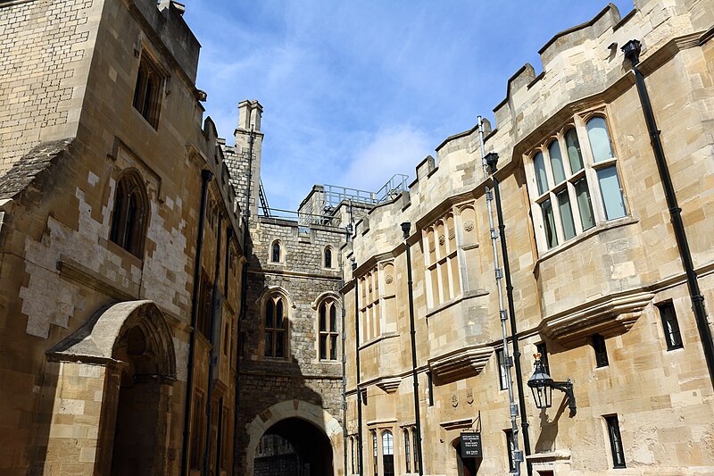 File:Windsor Castle 109.jpg