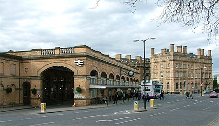 York railway station and Royal York Hotel - April 10 2005.jpg