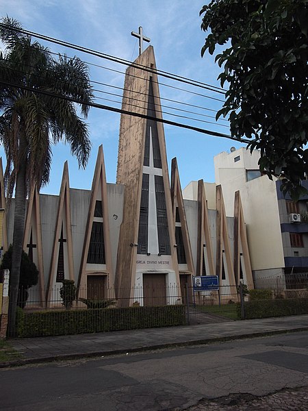 File:" Igreja Divino Mestre em Porto Alegre, Brasil ".jpg