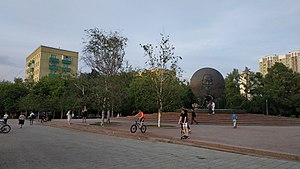 Памятник Хо Ши Мину (Москва) 2019-05.jpg