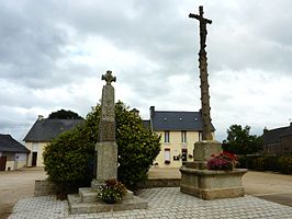 Oorlogsmonument en gemeentehuis