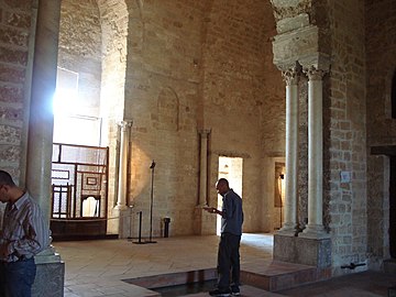 Interieur van het museum met mashrabiyya.