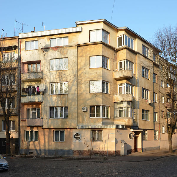 File:10 Yefremova Street, Lviv (01).jpg