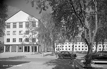 Länsstyrelsen Västerbottens huvudbyggnad vid Storgatan i Umeå, ritad av arkitekten Gösta Wiman, uppförd 1951–1954.