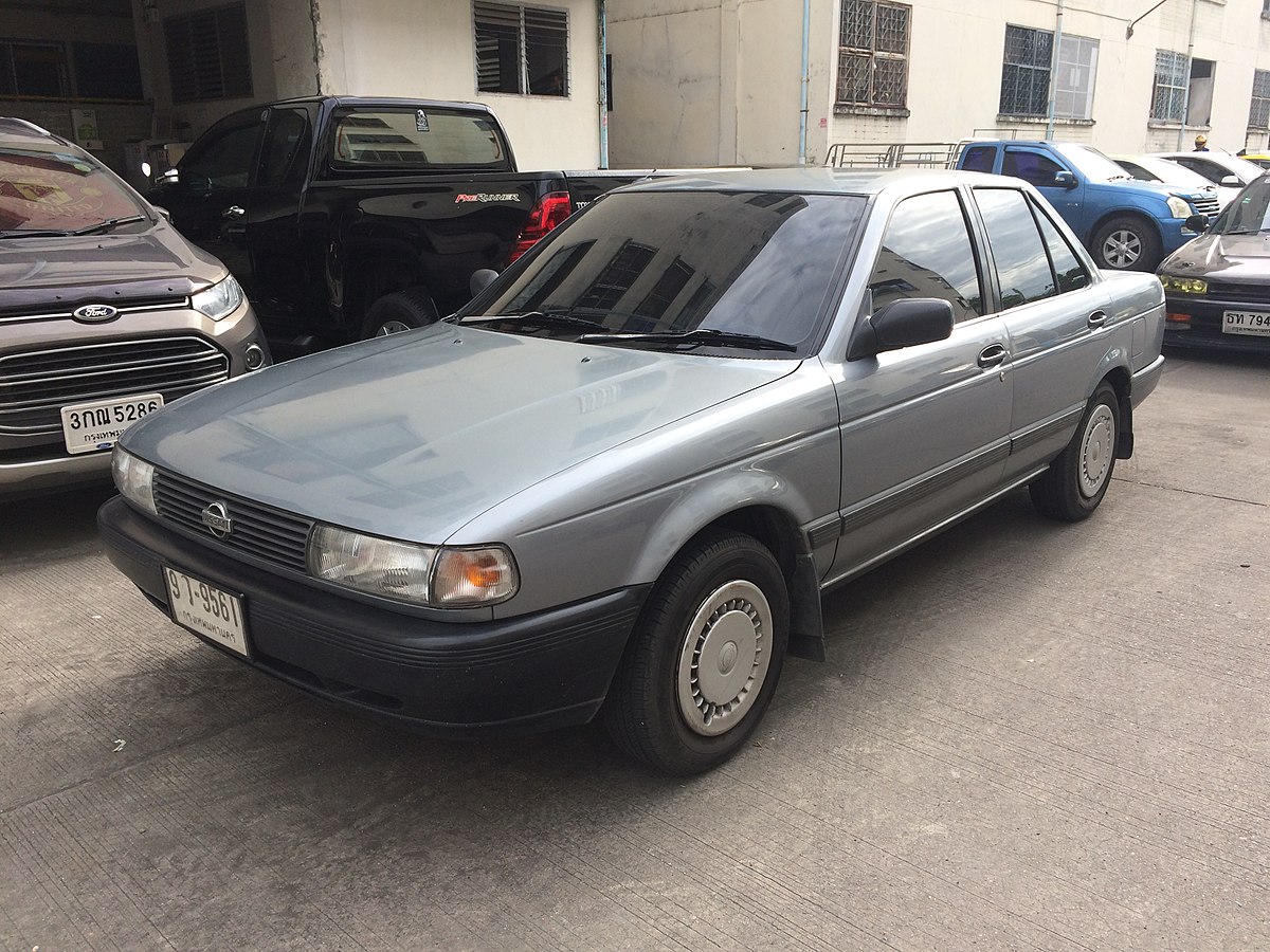 File:1991-1992 Nissan Sentra (B13) EX Saloon Sedan (19-08-2017) 01