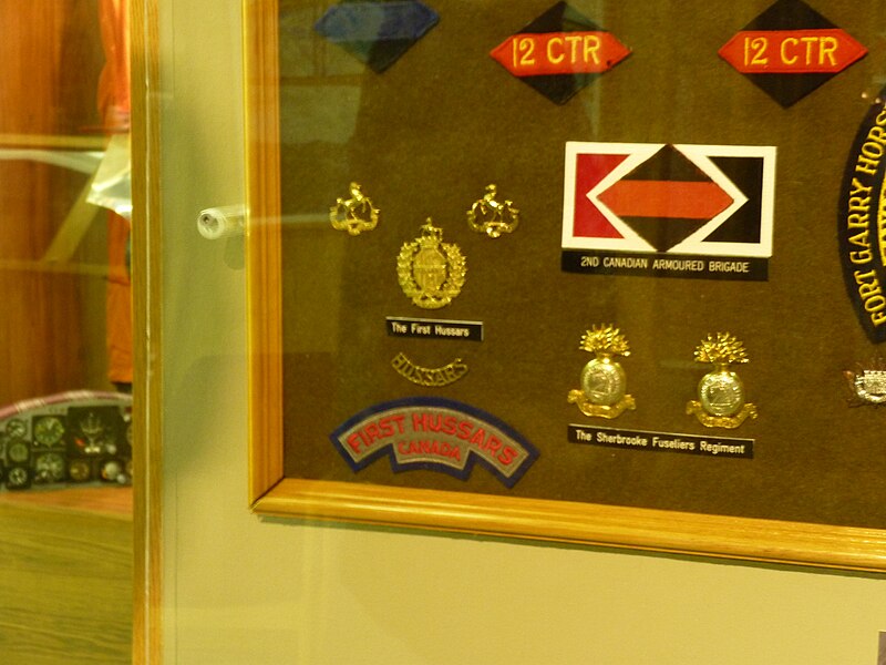 File:1st Hussars brass and bage at Trenton Air Museum.jpg