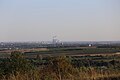 Deutsch: Blick vom Blonsberg auf ein Kraftwerk in Sachsen-Anhalt. Polski: Blonsberg - rezerwat przyrody w gminie Petersberg w kraju związkowym Saksonia-Anhalt, Niemcy.