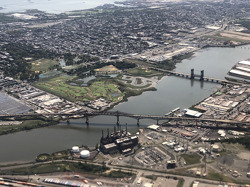 File:2022-09-09 17 13 25 UTC minus 4 Aerial view of the Pulaski Skyway (lower left) and Lincoln Highway (upper right) as they cross the Hackensack River between Kearny and Jersey City in Hudson County, New Jersey.jpg