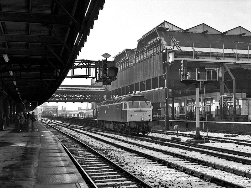 File:47061 at Manchester Victoria (1).jpg