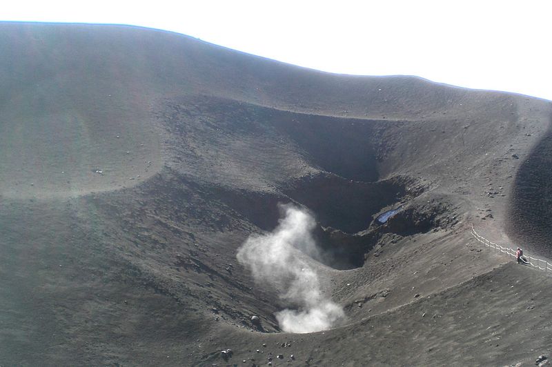 File:Addio Torre del Flosofo - Aftermath Etna Volcano Paroxysmal Eruption October 26 2013 - Creative Commons by gnuckx (10577691034).jpg