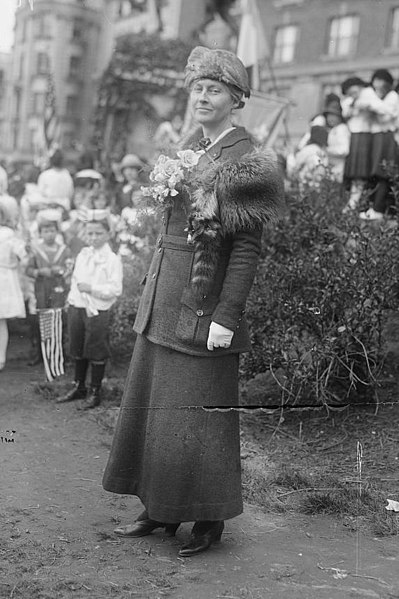 Anna Vaughn Hyatt in 1921.