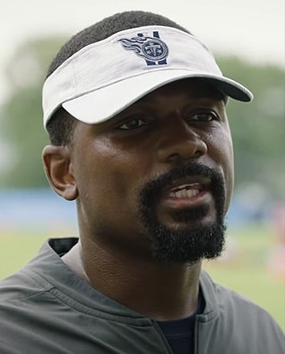 <span class="mw-page-title-main">Anthony Midget</span> American football player and coach (born 1978)
