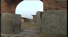 Fichier:Archaelogical site of Nimrud (before destruction).webm