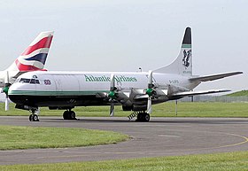 Společnost Atlantic Airlines Lockheed Electra L-188C na letišti Cardiff ve Walesu.