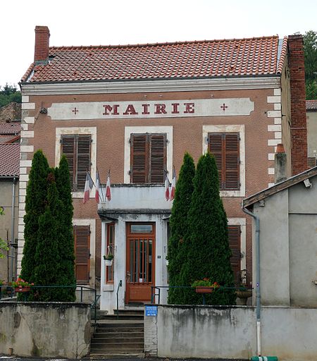 Auzat-la-Combelle - Mairie -922.JPG