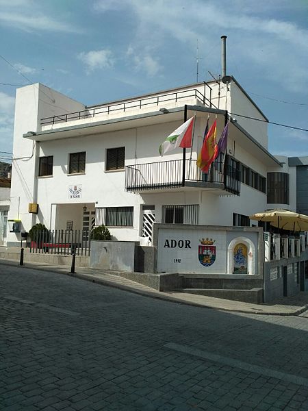 Ayuntamiento de Ador 02.jpg