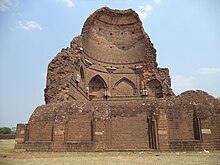 The partially collapsed tomb of Humayun Shah Bahamani tombs 01.jpg