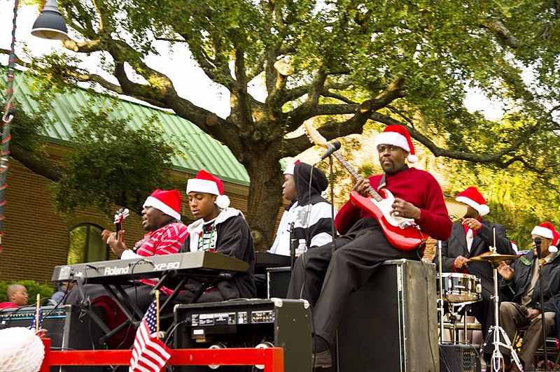 File:Beaufort Christmas Parade 22 (5235379349).jpg