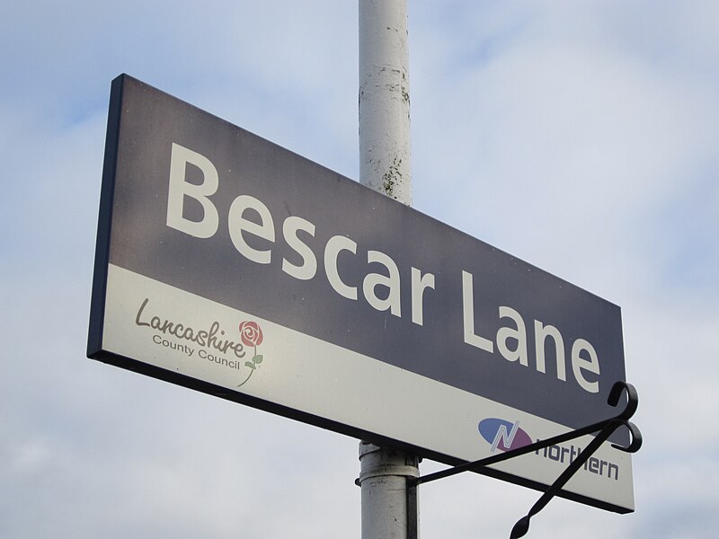 File:Bescar Lane railway station (31).JPG