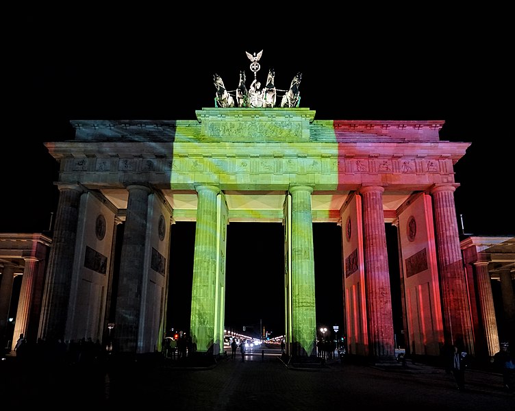 File:Brandenburg Gate lit up in Belgian flag colors to show solidarity.jpg