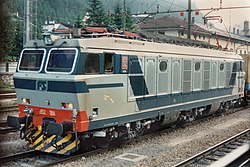 Brennero - stazione ferroviaria - locomotiva E.652.084 - 1995.jpg